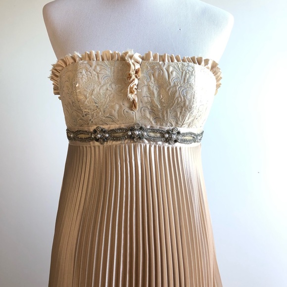 Badgley Mischka Cream Strapless Accordian Pleat Maxi Dress Size 2 - Picture 2 of 16